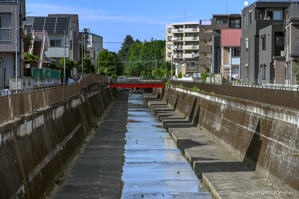 立川南通りの、残堀川