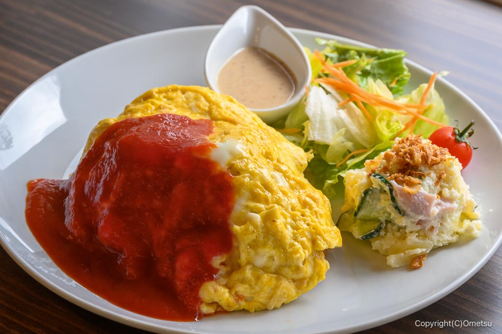 福生・cafe and plants Apr.の、オムライス・プレート