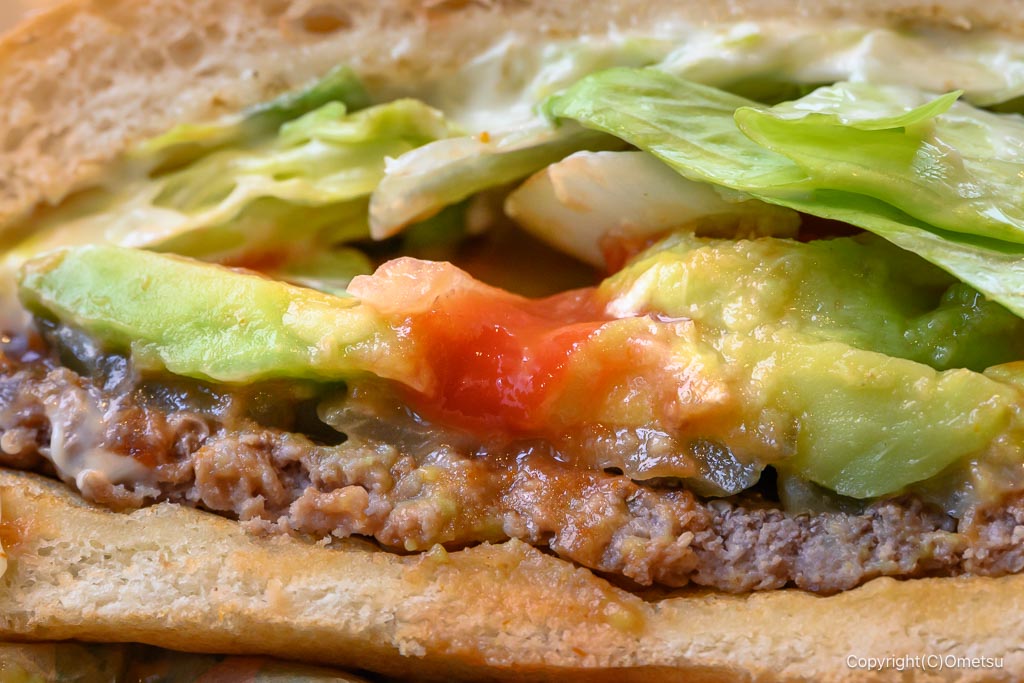 バーガーキング青梅河辺店の、アボカドワッパーの断面