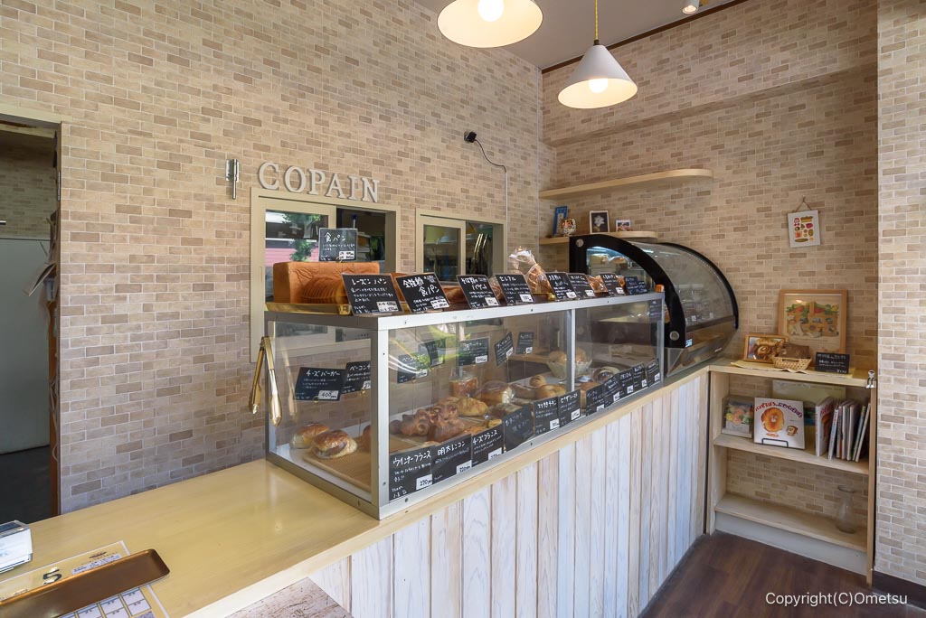 東青梅のベーカリー・COPAINの店内