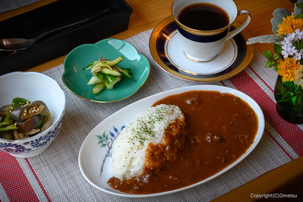 あきる野市「喫茶去 けやき」のハヤシライスセット