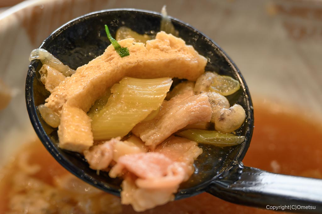 武蔵野うどん小麦晴れ・イオンモール日の出店の肉汁の具