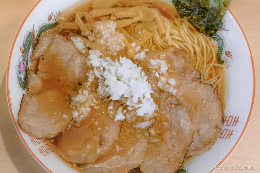 青梅・びんびん亭河辺店の、炙りチャーシューメン