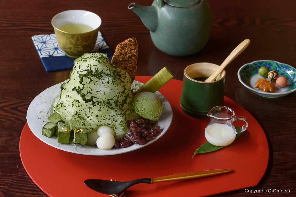青梅市「marumu武蔵茶寮」の、狭山茶抹茶のかき氷
