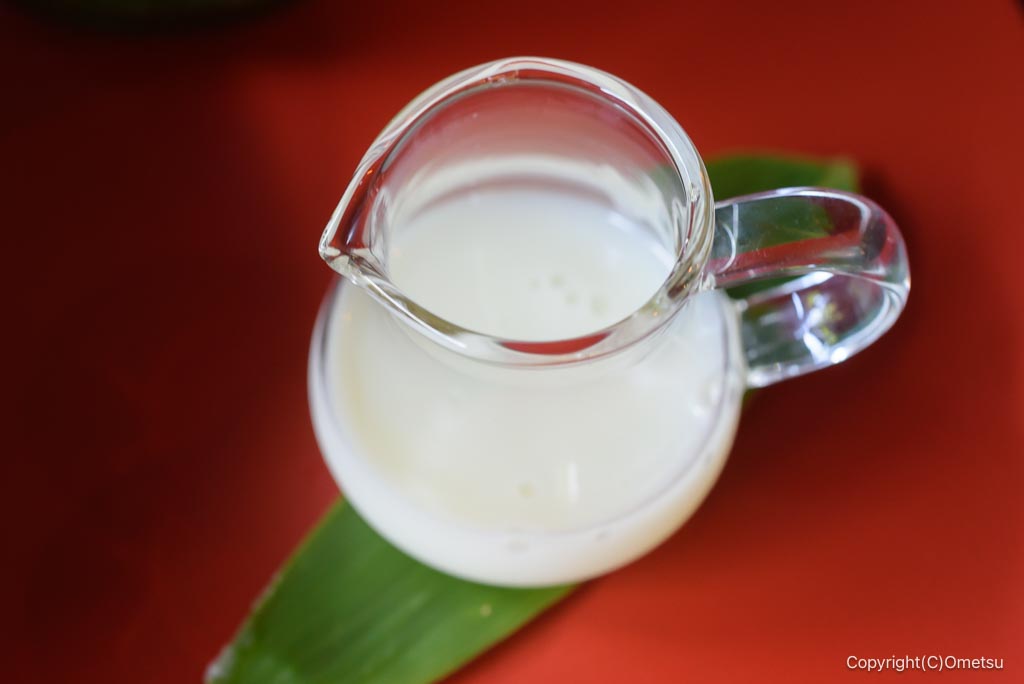 青梅市「marumu武蔵茶寮」の、狭山茶抹茶の生ミルク