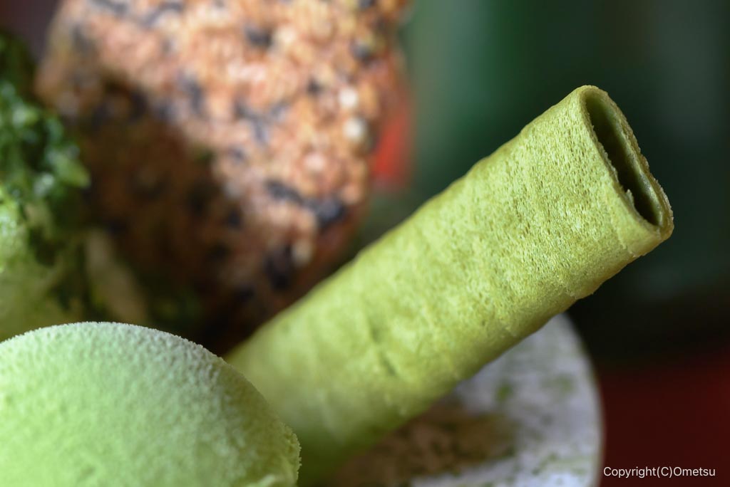青梅市「marumu武蔵茶寮」の、狭山茶抹茶のチュイルクッキー