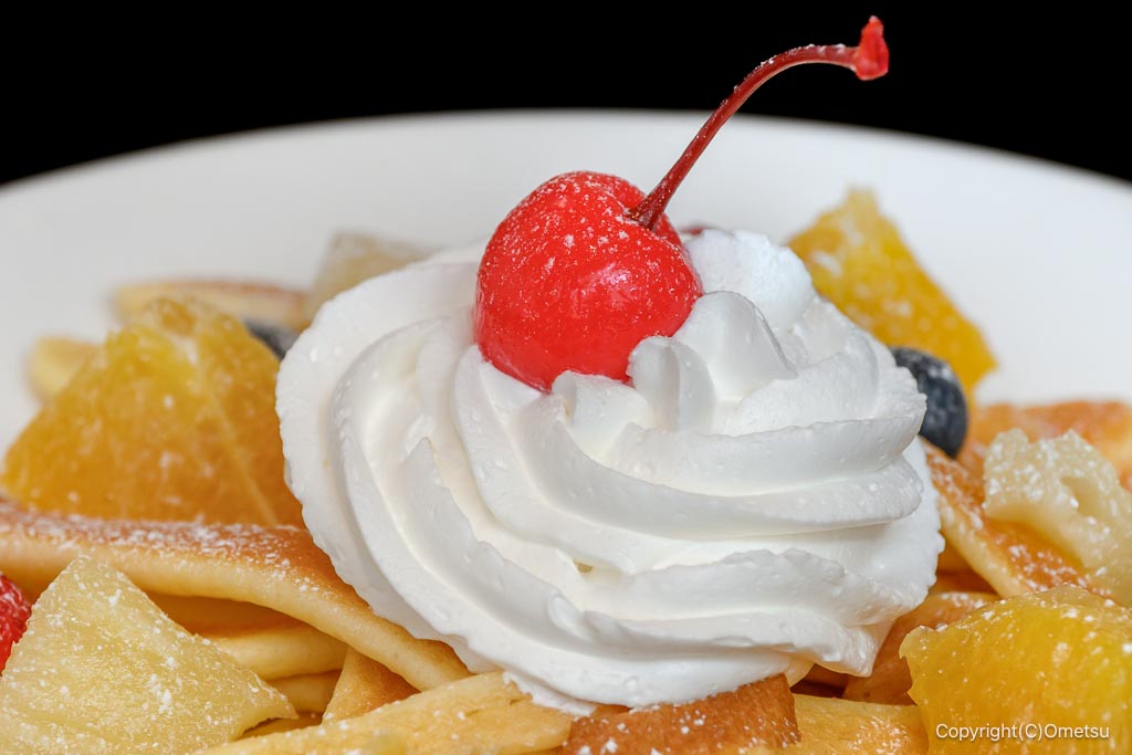 昭島「カフェEnowa」のホットケーキパスタ・フルーツのクリーム