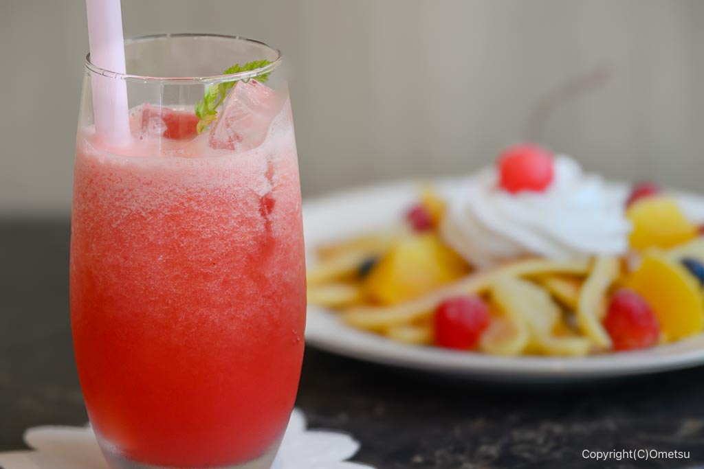 昭島「カフェEnowa」のスイカのフレッシュジュース
