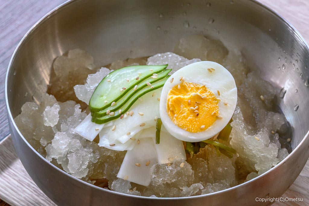 奥多摩フードコート・よんよん食堂の、奥多摩わさび冷麺