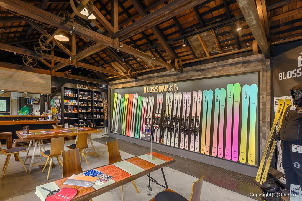 靑梅市・根ヶ布のBLOSSOM OUME BASEのの店内