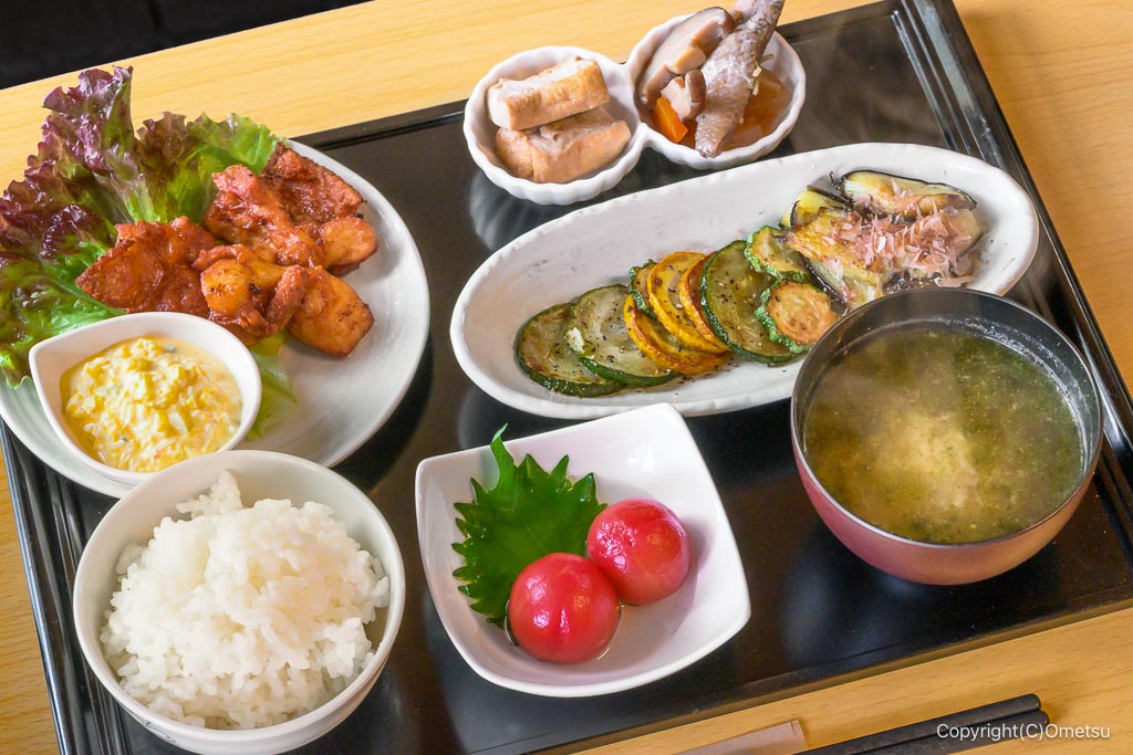 青梅市「彩りや」の、おばんざい定食