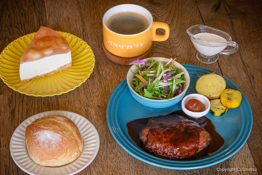 羽村・ペラゾカフェの、デミグラスハンバーグ・ランチセット