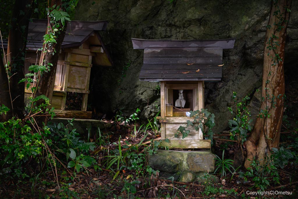 青梅・御岳渓谷の、祠