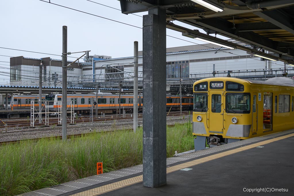 西武拝島駅のホーム