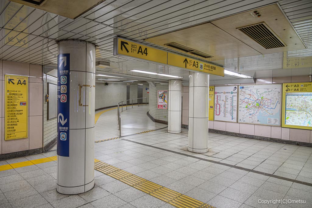 東西線・飯田橋駅の地下通路