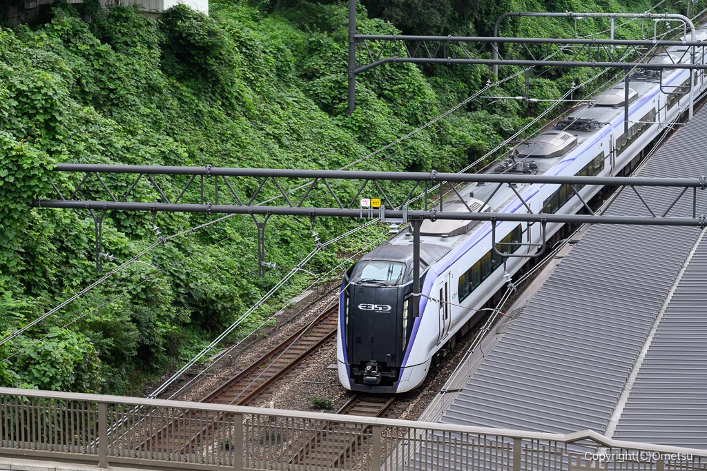 JR飯田橋駅・史跡展望テラスからの中央線