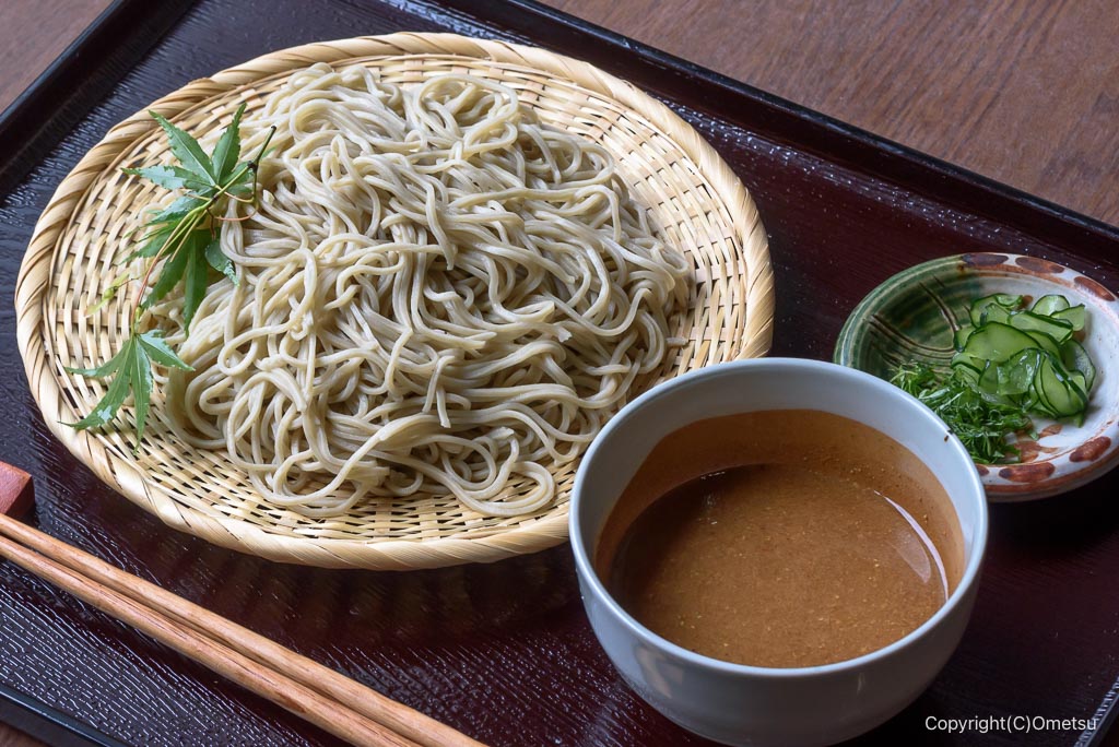 青梅の蕎麦店・八木の、ごま汁蕎麦