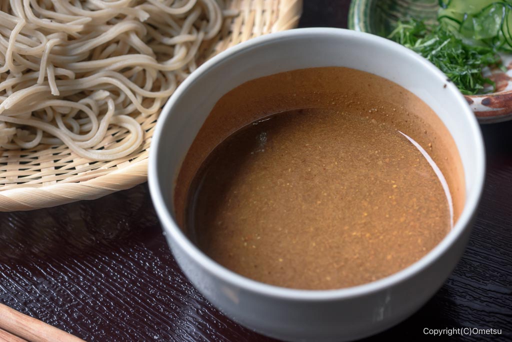 青梅の蕎麦店・八木の、ごま汁