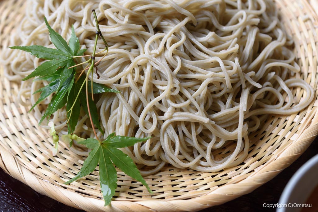 青梅の蕎麦店・八木の、二八蕎麦