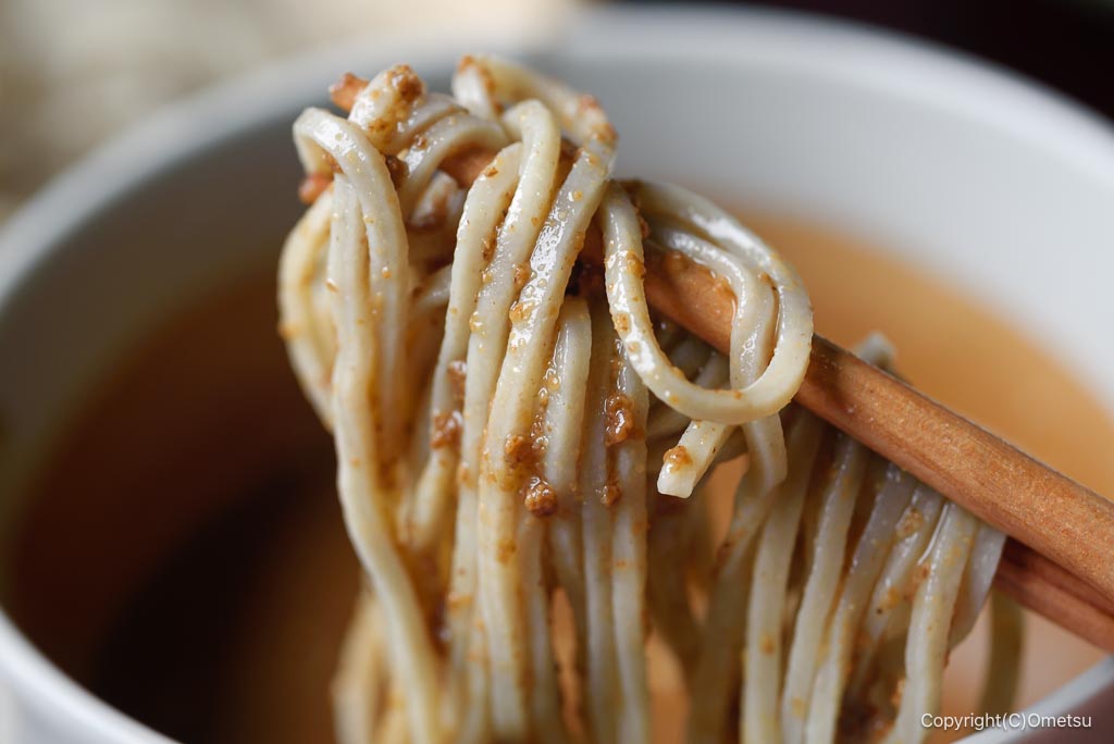 青梅の蕎麦店・八木の、ごま汁蕎麦