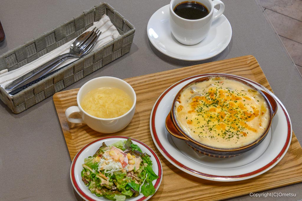 昭島総合スポーツセンター内のレストラン・フランの小エビのグラタンセットとコーヒー