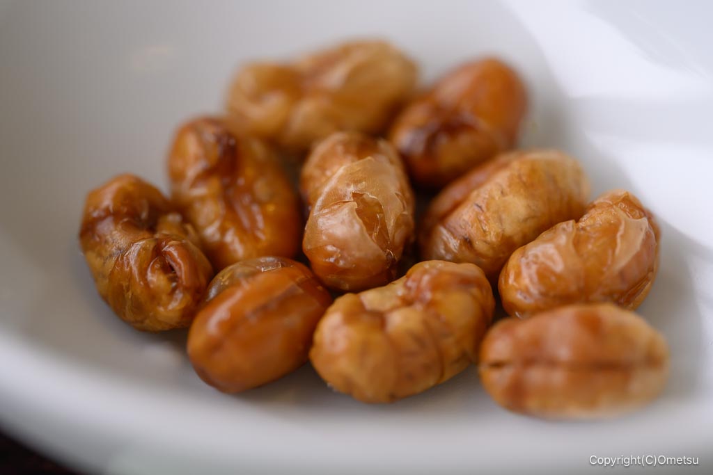 青梅「豆らく」の、揚げ大豆