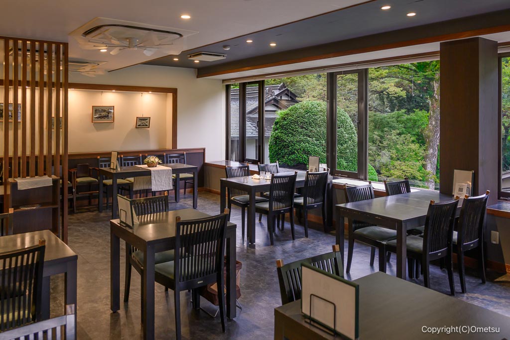 青梅・小澤酒造の、豆らくの店内