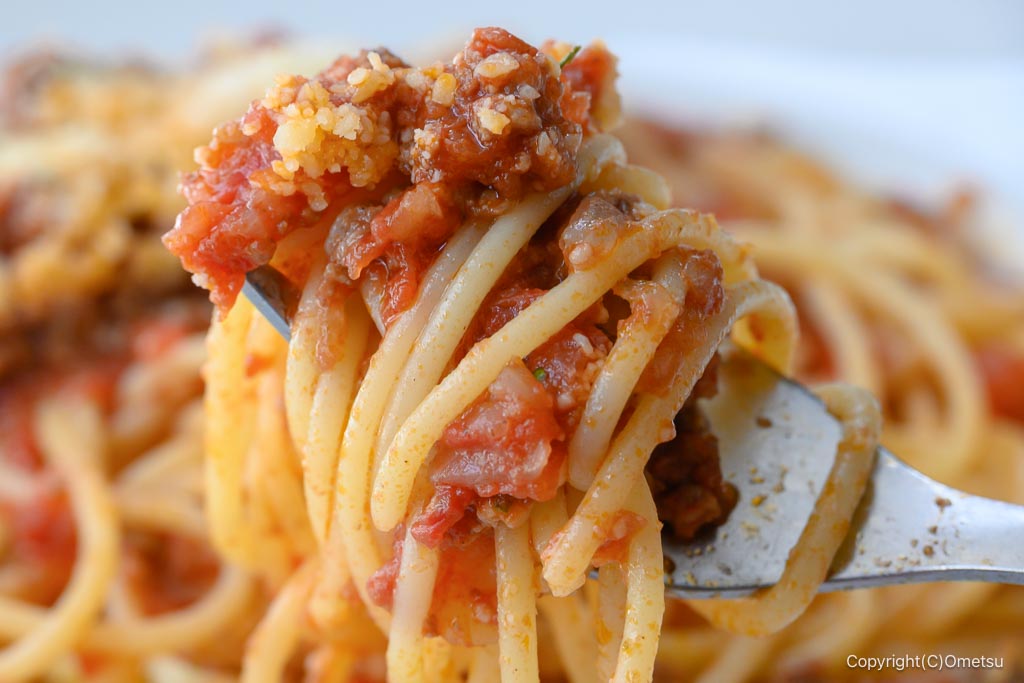 福生・UZUCafeの、ミートスパッティのソースとパスタ