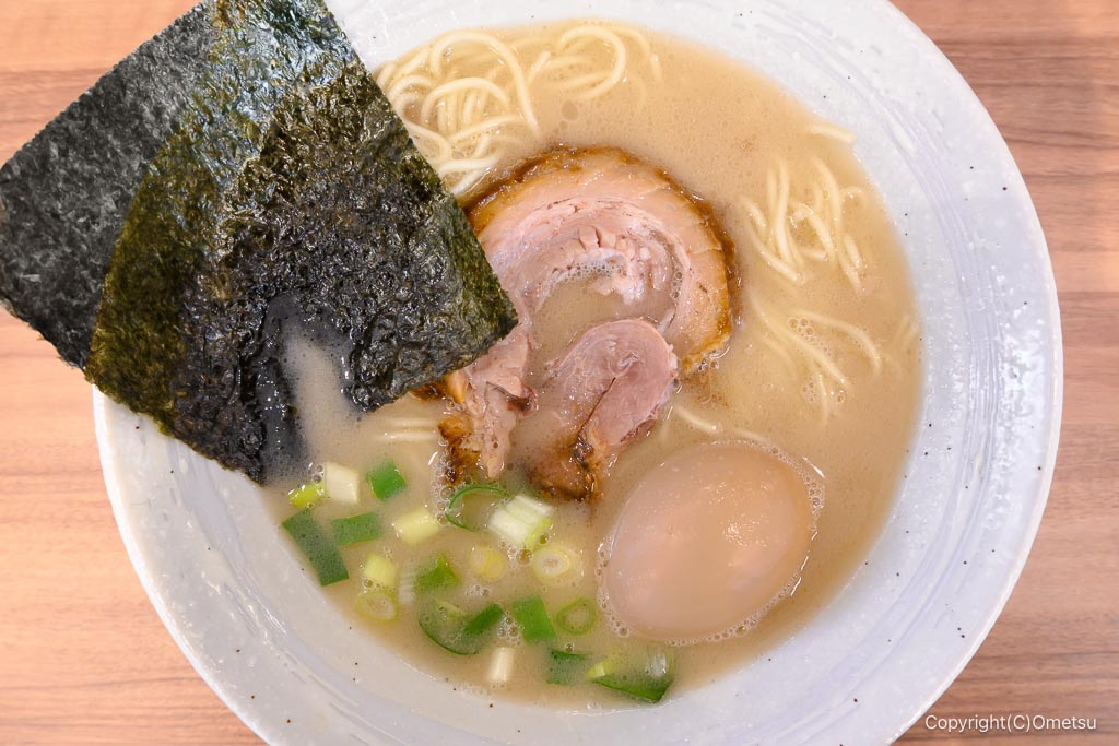 「らーめん小川  羽村駅前店」の、味玉らーめん