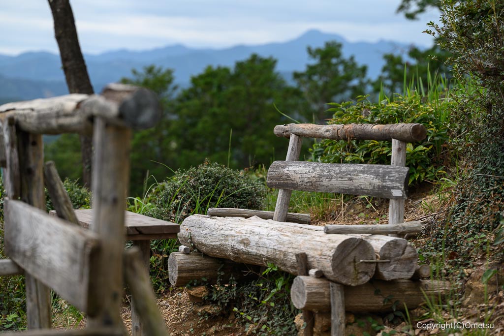 飯能・柏木山のベンチ