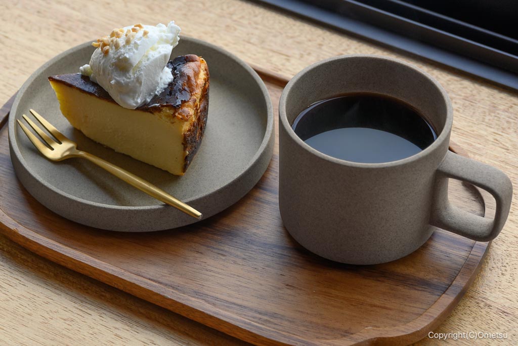 拝島「レコード喫茶ぷらっせ」の、ぷらっせケーキセット